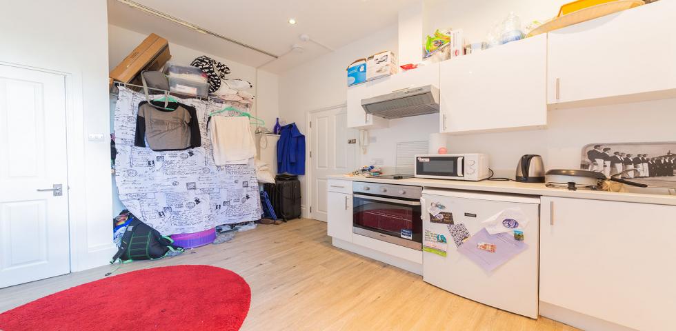 			Studio Apartment, 1 bath, 1 reception Apartment			 West End Lane, WEST HAMPSTEAD